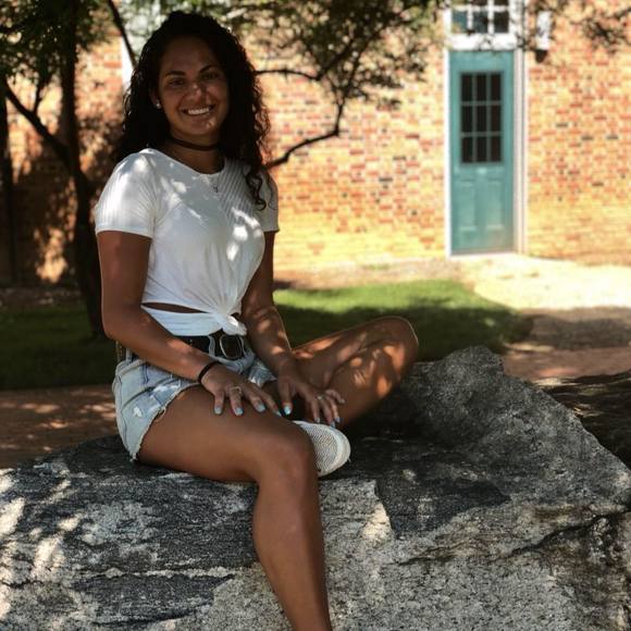 Meet your Posher, Charissa - Picture 1 of 1